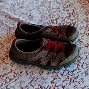 Easy Spirit Womens slip on shoes